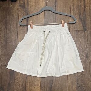 Vuori White Elastic Waist Skirt